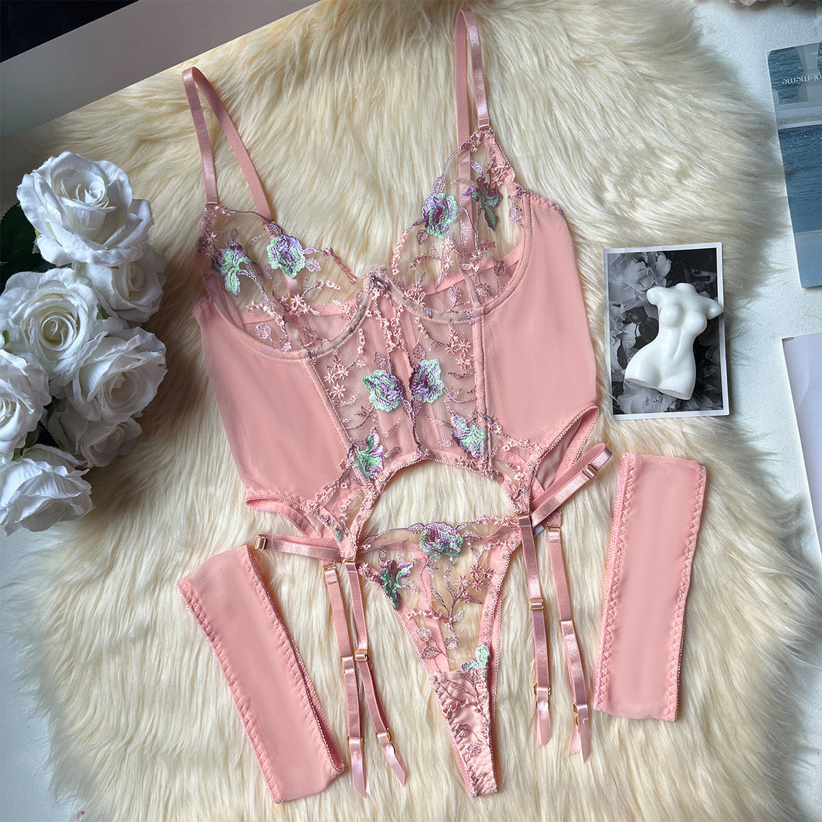 Love Me Lingerie Set - NawdeX